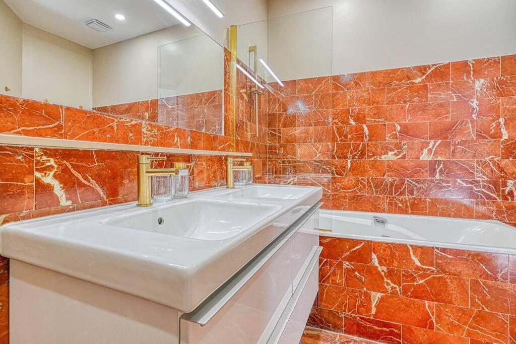 Chic Et Spacieux 16e Arrondissement Appartement Parijs