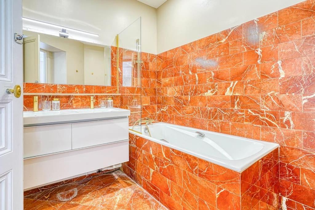 Appartement Chic Et Spacieux 16e Arrondissement