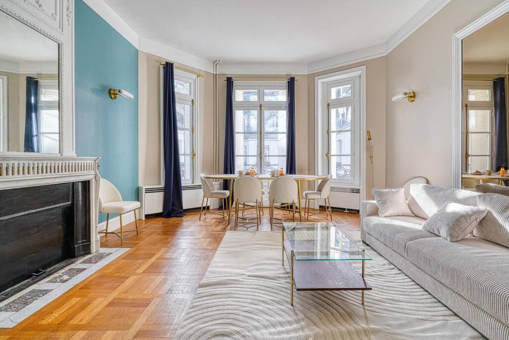 Chic Et Spacieux 16e Arrondissement Parijs
