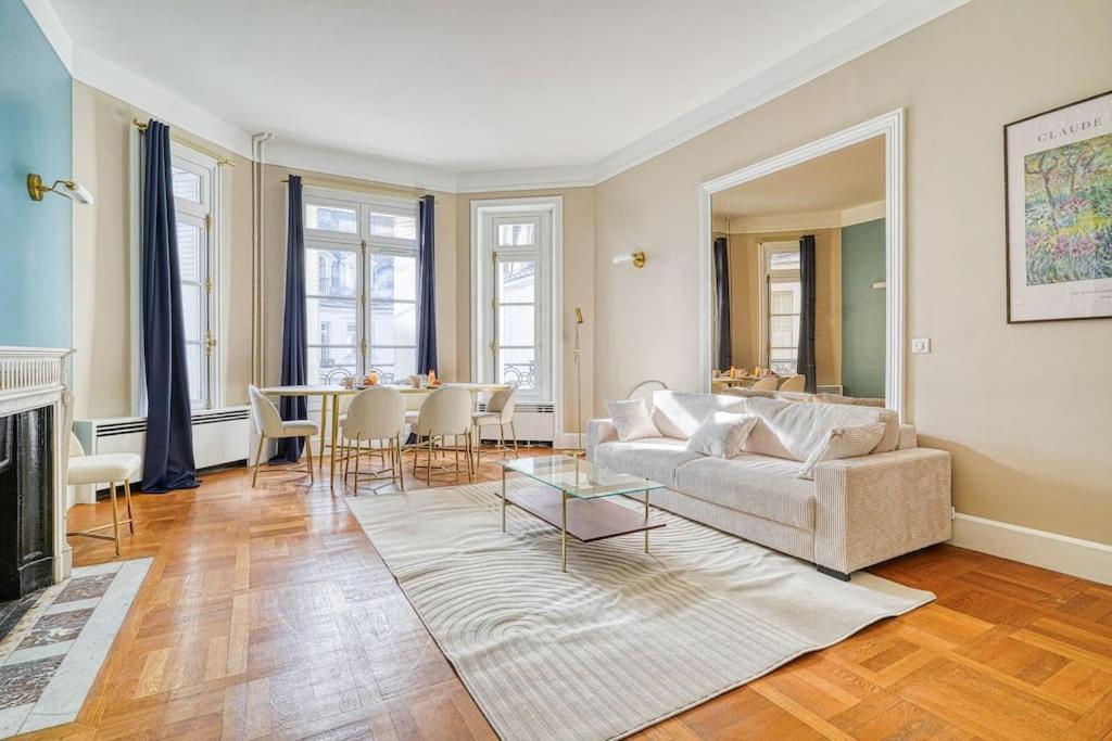 Chic Et Spacieux 16e Arrondissement Parijs