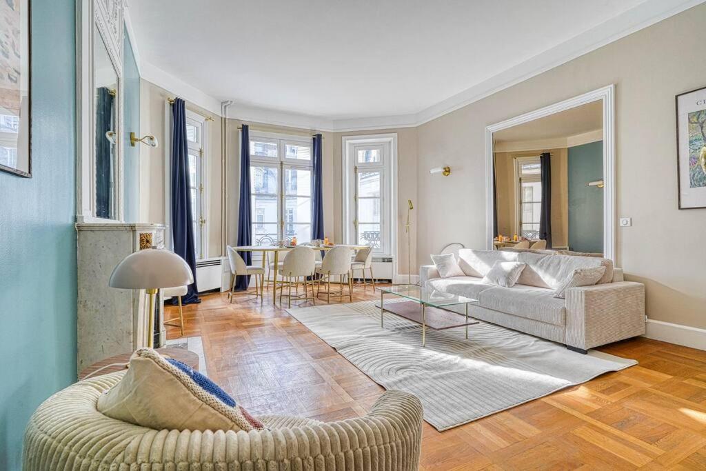 Appartement Chic Et Spacieux 16e Arrondissement
